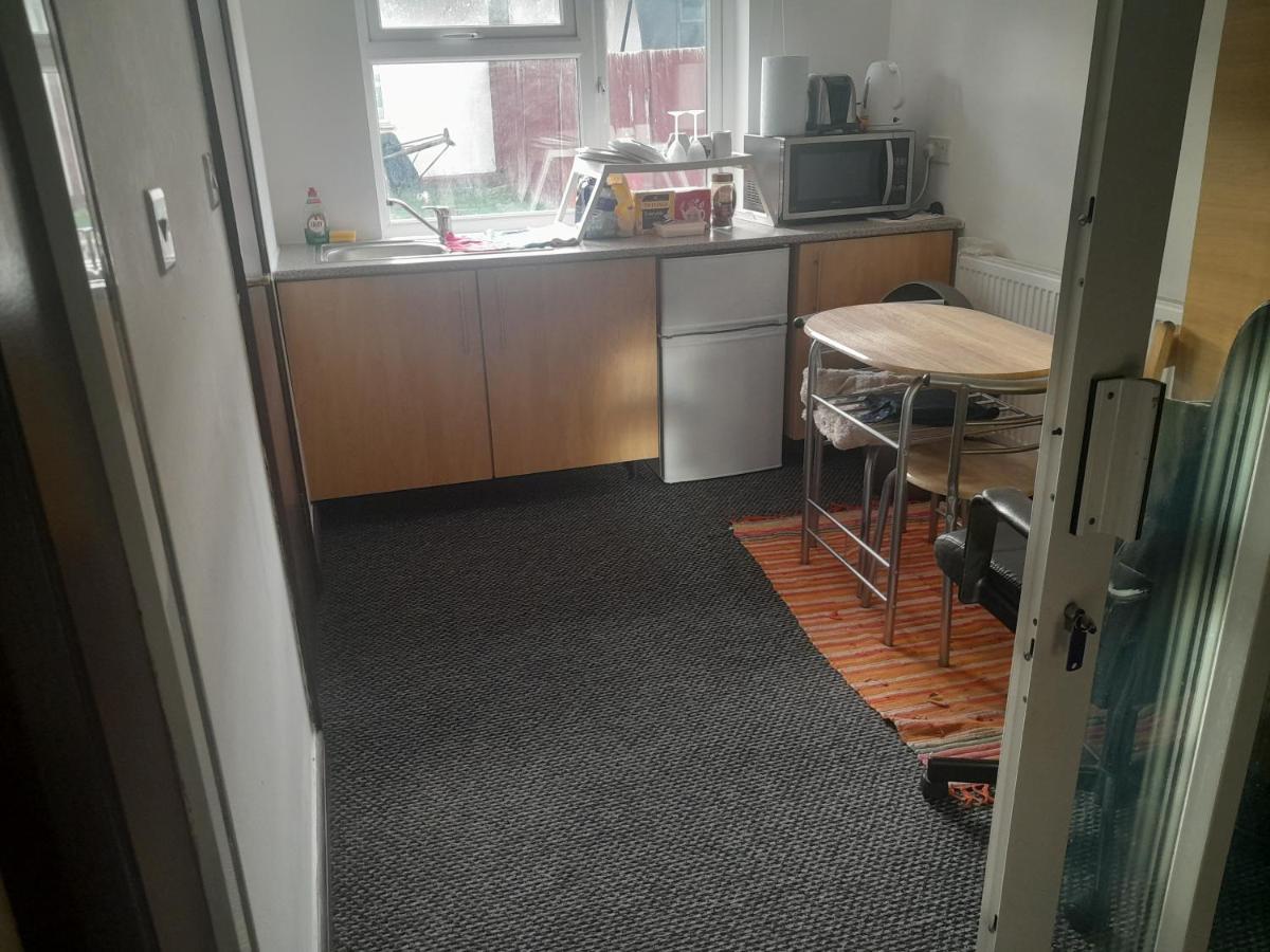 Lovely 1-Bed Studio In London Leilighet Eksteriør bilde